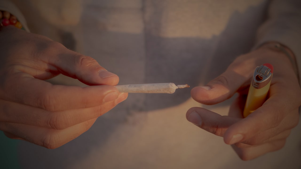 How to roll a joint without a filter