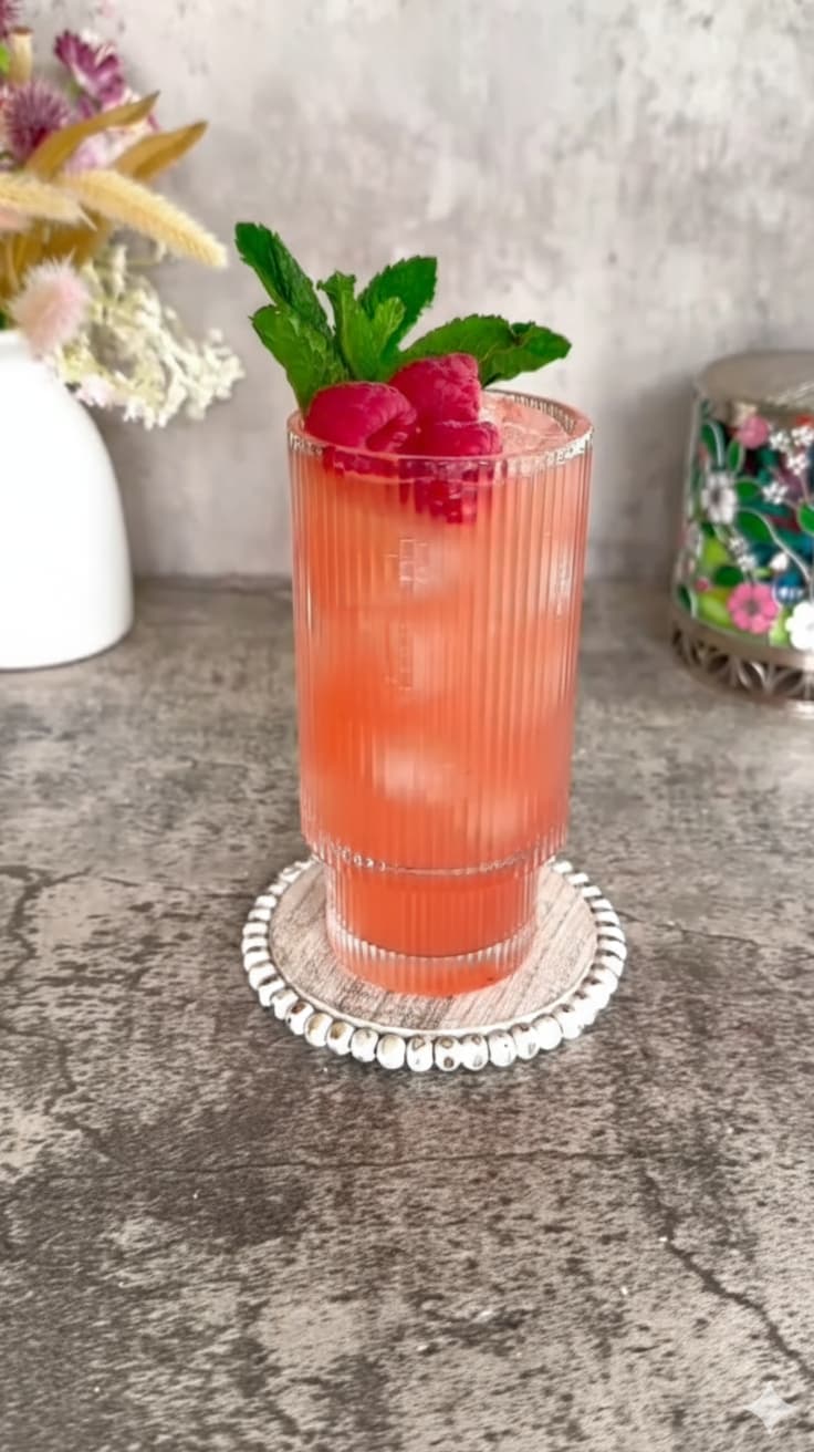 Raspberry cannabis mojito